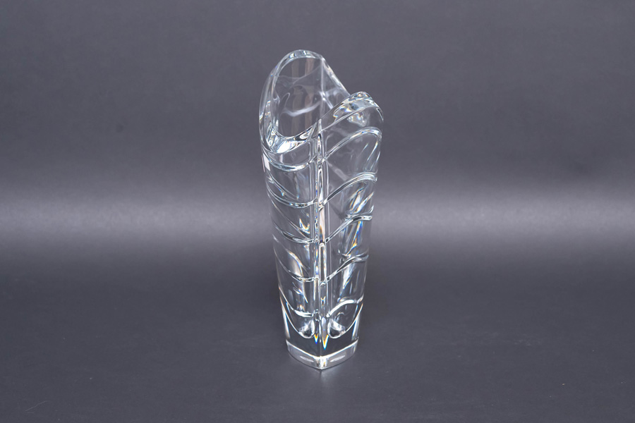 バカラ ウェーブ フラワーベース（22cm）を買い取りました｜ブランド