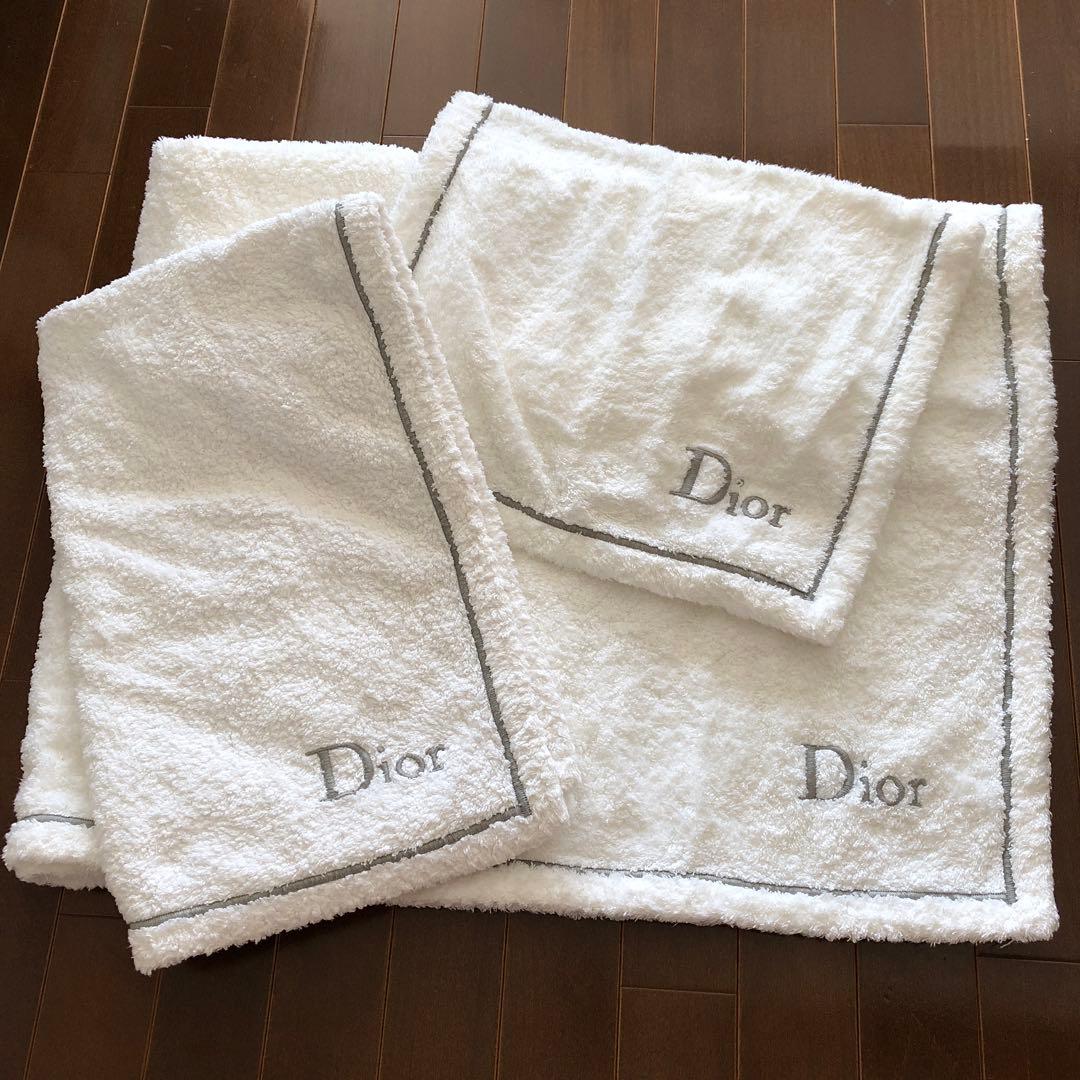 used クリスチャンディオール　フランス製　Dior刺繍　タオル(バスマット) 2026年最新】クリスチャンディオールバスマットの人気アイテム - メルカリ